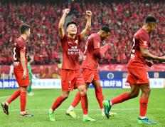 PG电子官网-中超比赛现场热情高涨，球员士气高昂