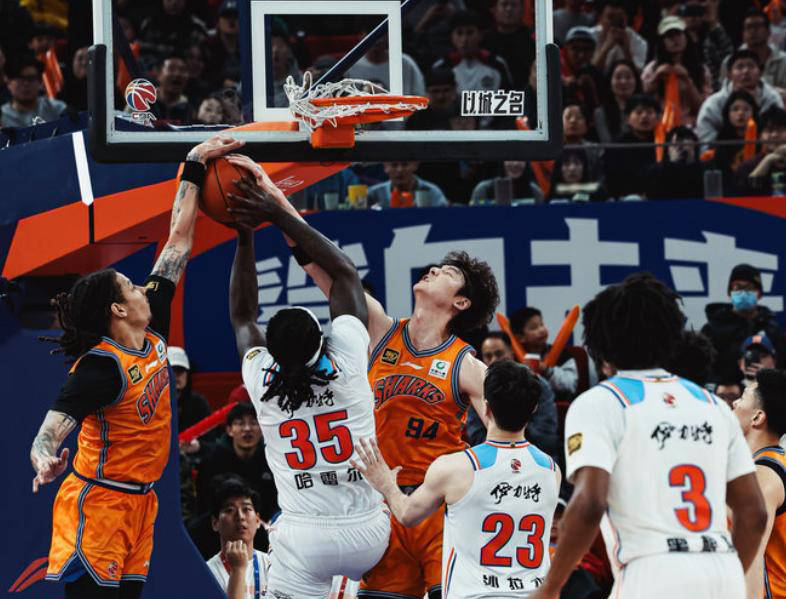 PG平台-新疆男篮引进外援，实力得到提升